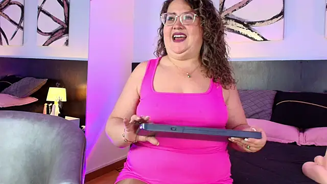 MartinaCaycedo online show from 10-16-25, 10:23