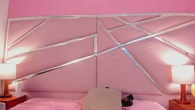 Snapshot of Lunapage chatting on 03-05-25, 04:13 Lunapage online show from 03-05-25, 04:13