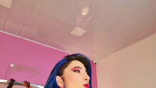 Snapshot of Lunapage chatting on 10-13-25, 03:13 Lunapage online show from 10-13-25, 03:13