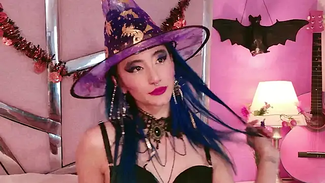 Snapshot of Lunapage chatting on 10-14-25, 08:20 Lunapage online show from 10-14-25, 08:20