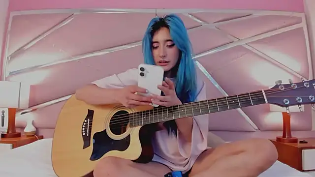 Snapshot of Lunapage chatting on 03-13-25, 07:17 Lunapage online show from 03-13-25, 07:17