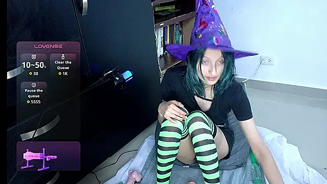 Camila---torres online show from 10-15-25, 02:54