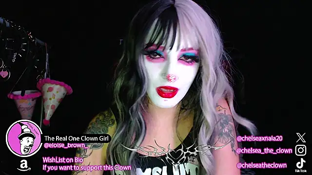 Snapshot of Eloise-brown chatting on 02-14-26, 09:04 Eloise-brown online show from 02-14-26, 09:04