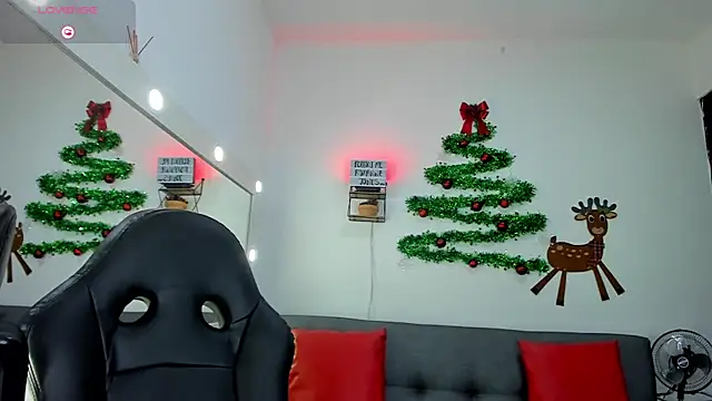 roxanne jones1 online show from 12-01-25, 09:37