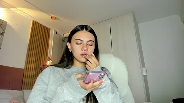 mia nevaeh online show from 04-05-26, 08:37