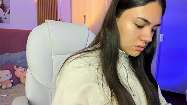 mia nevaeh online show from 10-27-25, 09:16