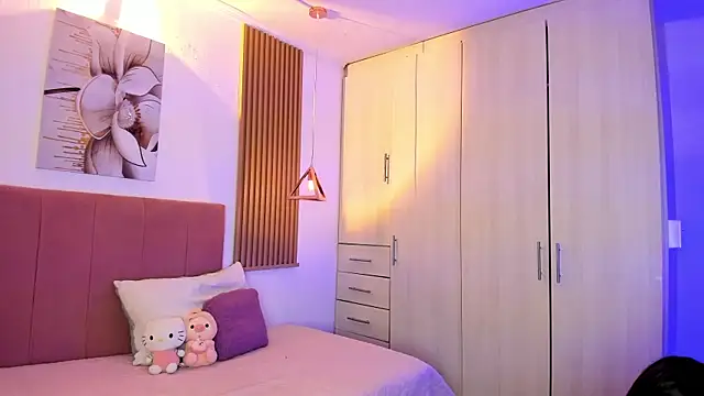 mia nevaeh online show from 11-14-25, 04:10