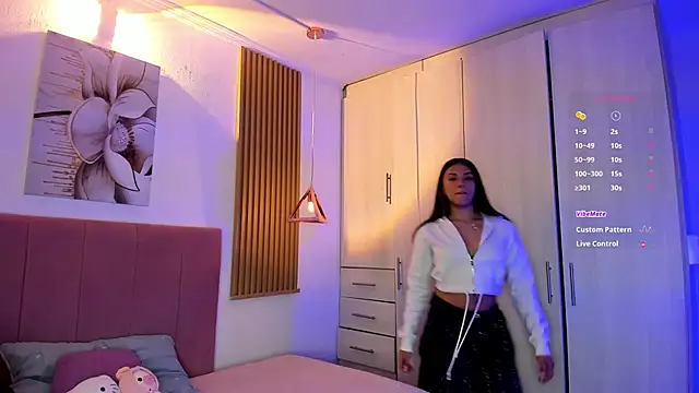 mia nevaeh online show from 11-24-25, 09:15