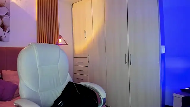 mia nevaeh online show from 01-09-26, 08:38