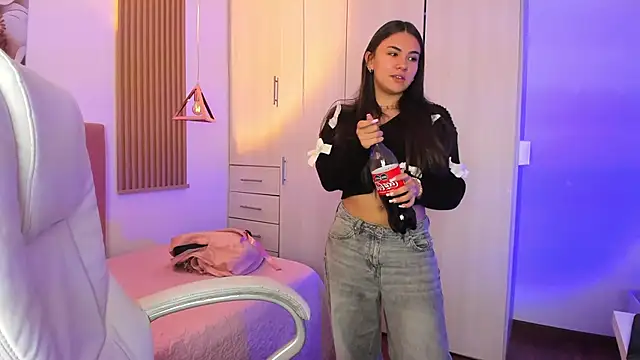 mia nevaeh online show from 10-29-25, 09:36