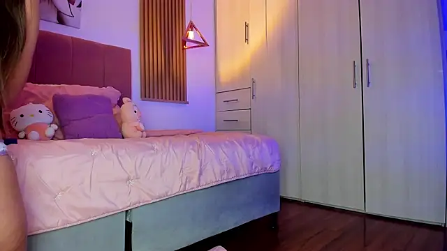 mia nevaeh online show from 01-10-26, 08:26