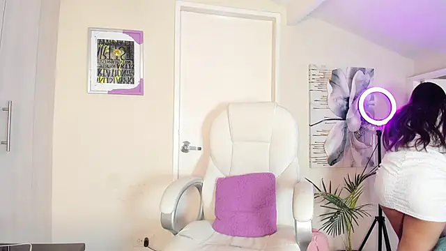 mia nevaeh online show from 11-04-25, 08:56