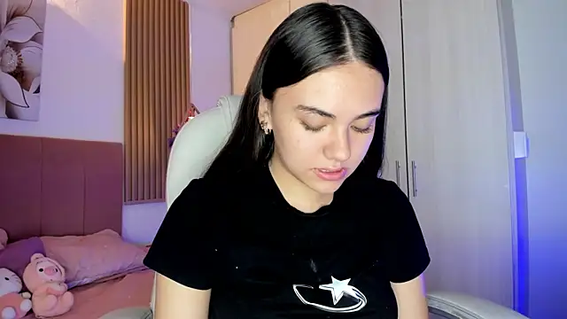 mia nevaeh online show from 04-01-26, 05:32