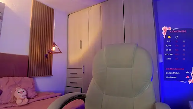 mia nevaeh online show from 04-11-26, 08:12