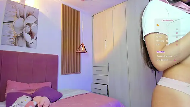 Snapshot of mia_nevaeh chatting on 09-26-25, 08:27 mia nevaeh online show from 09-26-25, 08:27