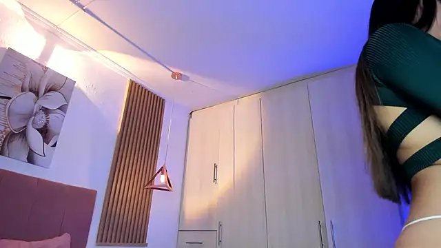 mia nevaeh online show from 12-20-25, 10:12