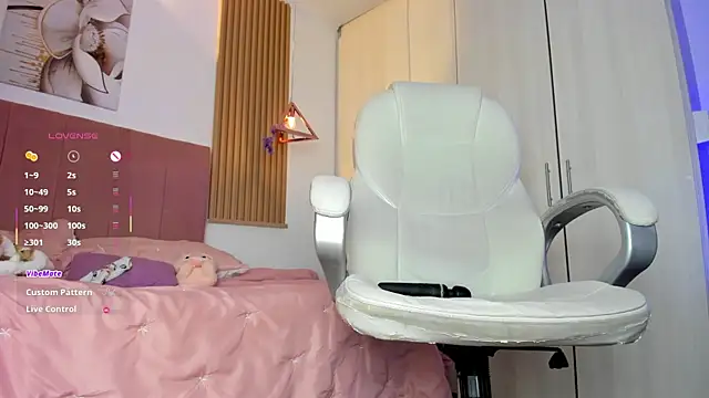 mia nevaeh online show from 04-01-26, 03:41