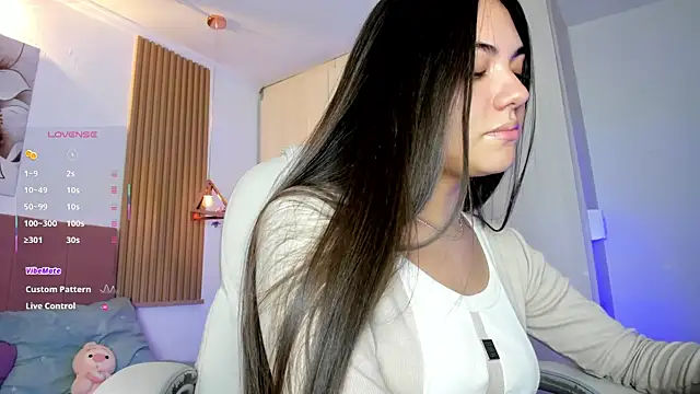 Snapshot of mia_nevaeh chatting on 05-12-26, 09:32 mia nevaeh online show from 05-12-26, 09:32