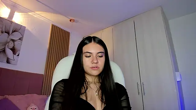 mia nevaeh online show from 04-13-26, 08:13