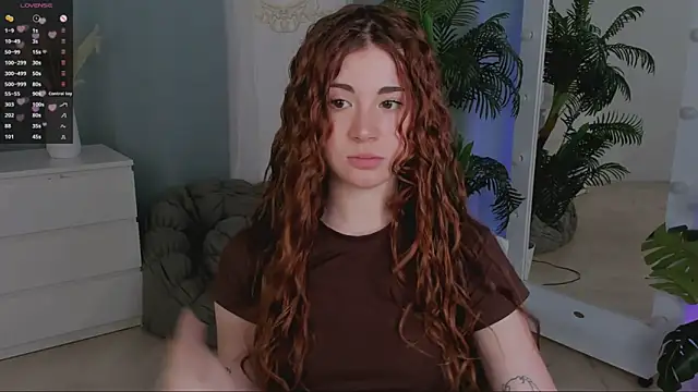 Snapshot of Freckle_Diyana chatting on 11-26-25, 09:26 Freckle Diyana online show from 11-26-25, 09:26