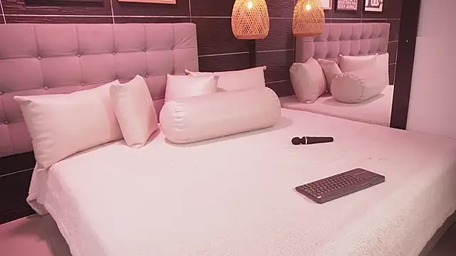 Bella TS  online show from 12-16-25, 10:58