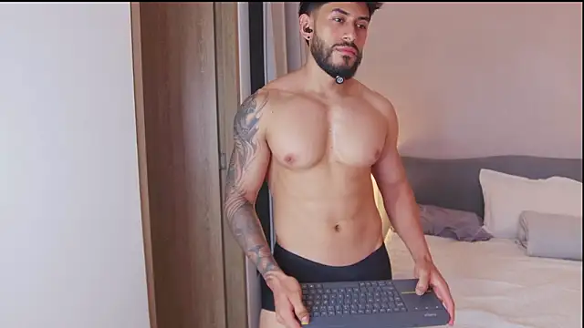 Snapshot of alexxxmachine chatting on 03-29-26, 11:39 alexxxmachine online show from 03-29-26, 11:39