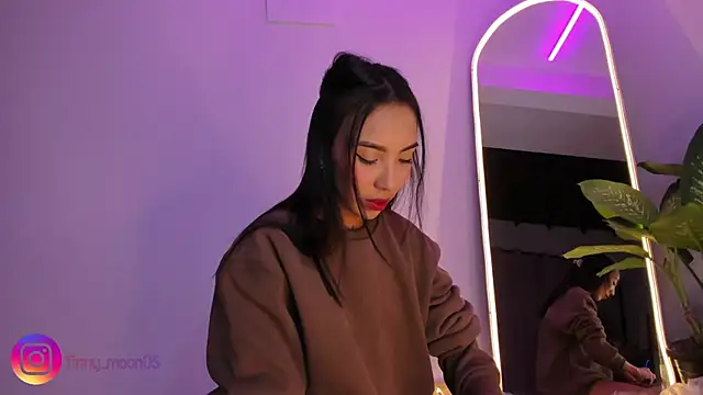 Snapshot of tinymoon- chatting on 03-08-25, 03:50 tinymoon- online show from 03-08-25, 03:50