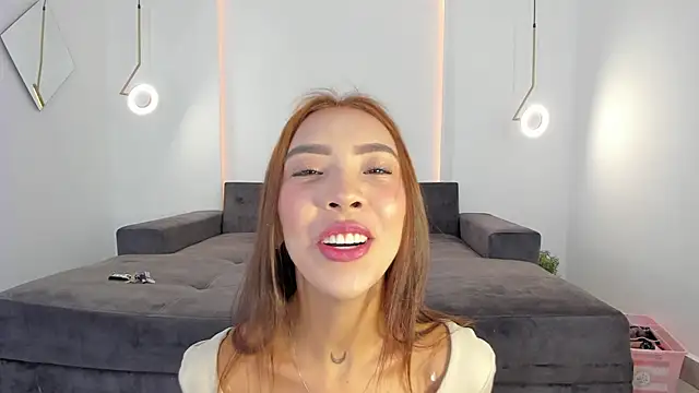 Snapshot of tinymoon- chatting on 02-12-25, 11:07 tinymoon- online show from 02-12-25, 11:07