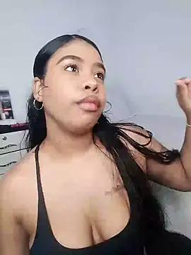 Snapshot of Fanny_Klean chatting on 02-13-25, 06:20 Fanny Klean online show from 02-13-25, 06:20