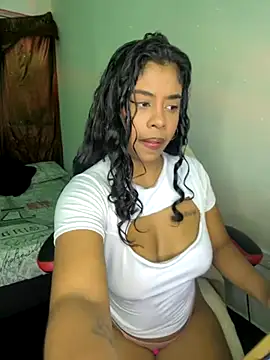 Snapshot of Fanny_Klean chatting on 09-24-25, 06:20 Fanny Klean online show from 09-24-25, 06:20