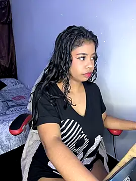 Snapshot of Fanny_Klean chatting on 09-10-25, 06:45 Fanny Klean online show from 09-10-25, 06:45