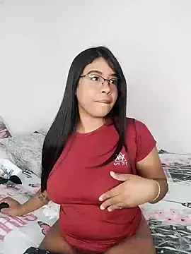 Snapshot of Fanny_Klean chatting on 01-21-25, 02:26 Fanny Klean online show from 01-21-25, 02:26