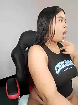 Snapshot of Fanny_Klean chatting on 12-18-24, 06:21 Fanny Klean online show from 12-18-24, 06:21