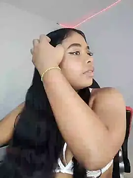 Snapshot of Fanny_Klean chatting on 02-14-25, 01:40 Fanny Klean online show from 02-14-25, 01:40