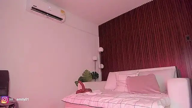 molly cams8 online show from 04-12-26, 10:02