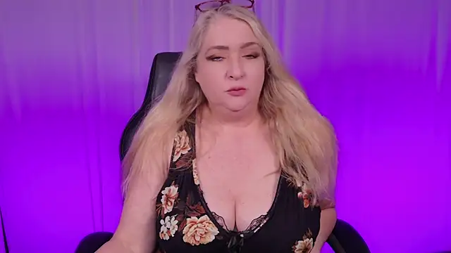 KatDSinclair online show from 03-17-25, 04:01