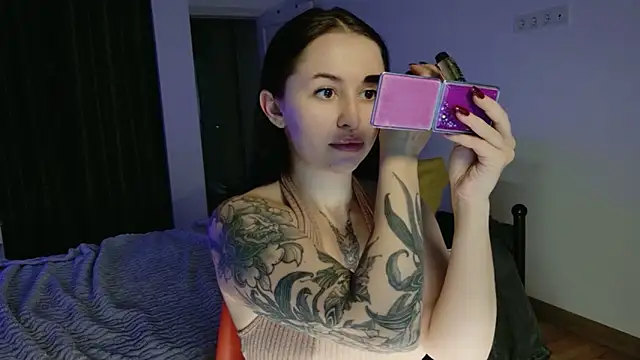 VioletCatt online show from 12-20-25, 07:00