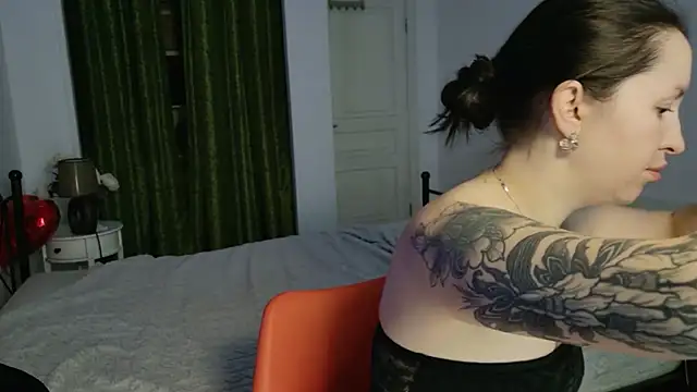 VioletCatt online show from 04-07-26, 05:42