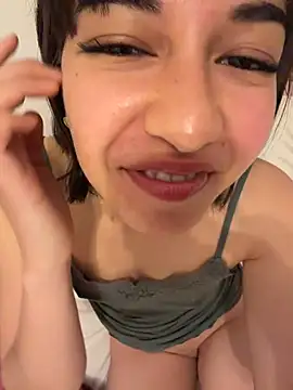 Snapshot of BitchyBratxxx chatting on 03-11-26, 05:18 BitchyBratxxx online show from 03-11-26, 05:18