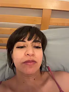 Snapshot of BitchyBratxxx chatting on 02-06-26, 03:30 BitchyBratxxx online show from 02-06-26, 03:30