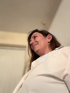 Snapshot of Sexyshysophia chatting on 12-20-24, 06:24 Sexyshysophia online show from 12-20-24, 06:24