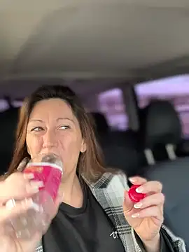 Snapshot of Sexyshysophia chatting on 01-10-25, 10:28 Sexyshysophia online show from 01-10-25, 10:28