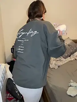 Snapshot of Sexyshysophia chatting on 02-05-25, 09:29 Sexyshysophia online show from 02-05-25, 09:29