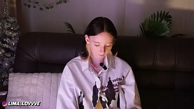 Snapshot of LimaLexxx chatting on 12-22-25, 05:24 LimaLexxx online show from 12-22-25, 05:24