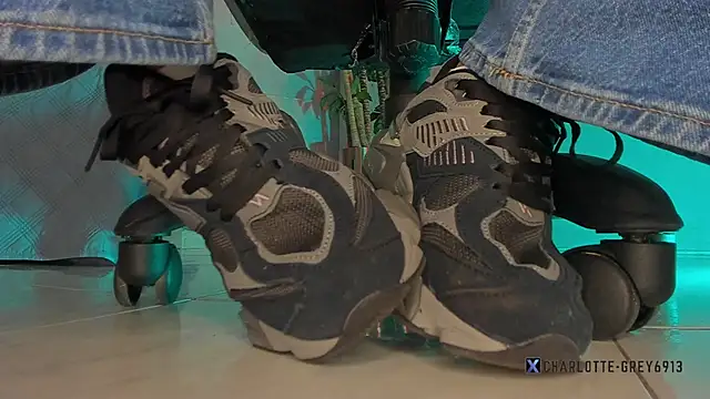 charlotte  grey online show from 01-10-26, 08:26