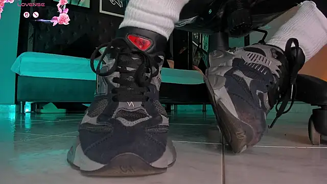 charlotte  grey online show from 02-13-26, 08:20