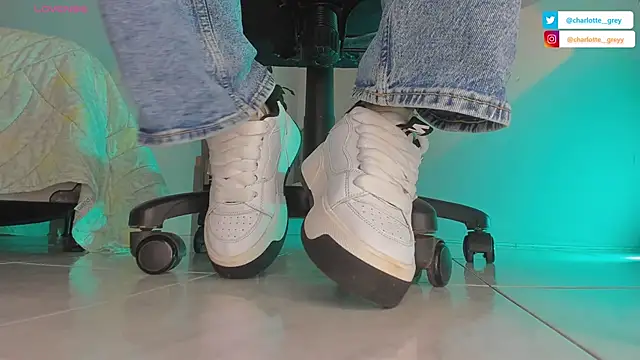 charlotte  grey online show from 10-24-25, 08:30