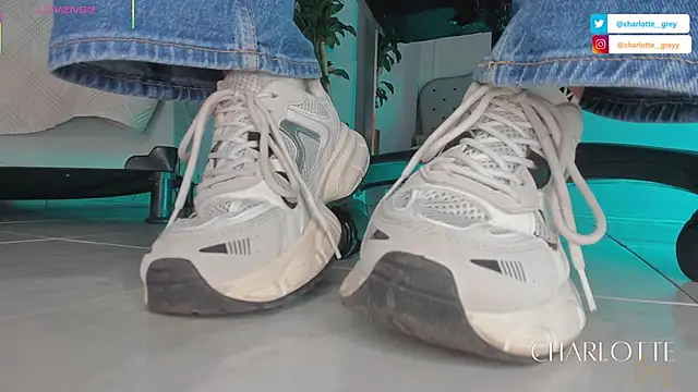 charlotte  grey online show from 11-01-25, 07:52