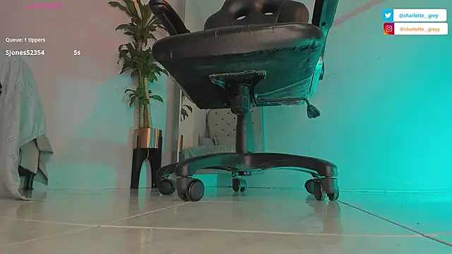 charlotte  grey online show from 11-03-25, 07:50