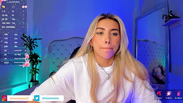 Snapshot of charlotte__grey chatting on 03-07-25, 02:25 charlotte grey online show from 03-07-25, 02:25